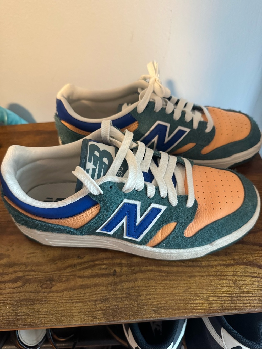 New Balance 480 Peach and Teal Low-Top Sneakers with Blue Logo Size  8.5